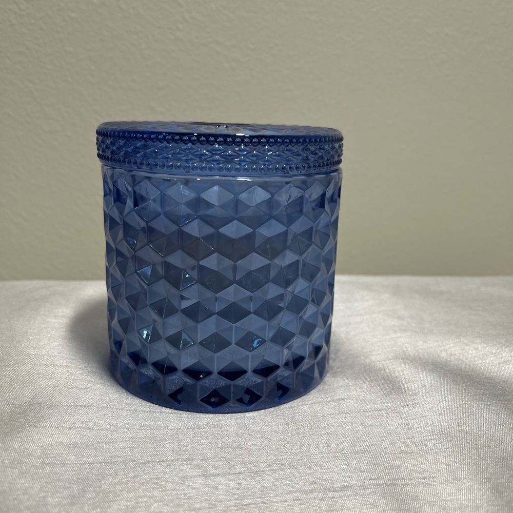 SOi Co Santorini Breeze Shimmer Candle Blue Diamond Cut Glass. Elegant! - Picture 2 of 5
